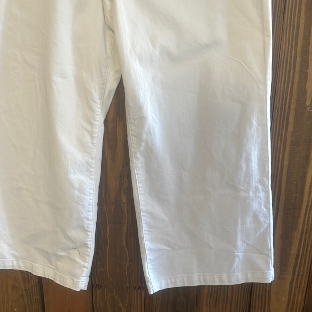 St. John's Bay Women's White Flare & Wide Leg Jeans - Picture 3 of 8